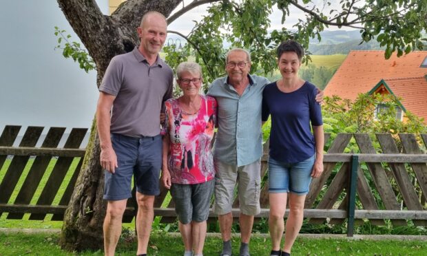 Gästeehrung 2024_15 Jahre Ferienwohnungen Perhofer